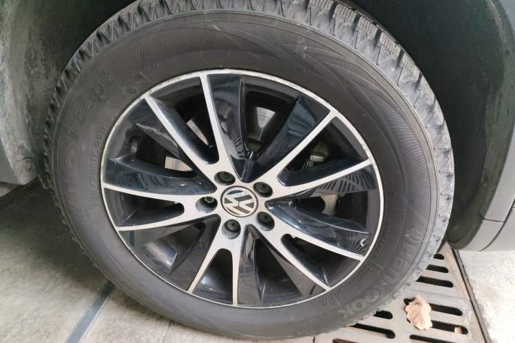 Used Volkswagen Tiguan L 2013 1.8 TSI Automatic All-Wheel Drive Luxury Model
