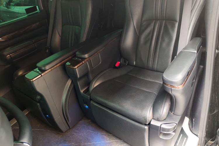 Used Toyota Alphard 2021 Dual-Engine 2.5L Prestige Edition