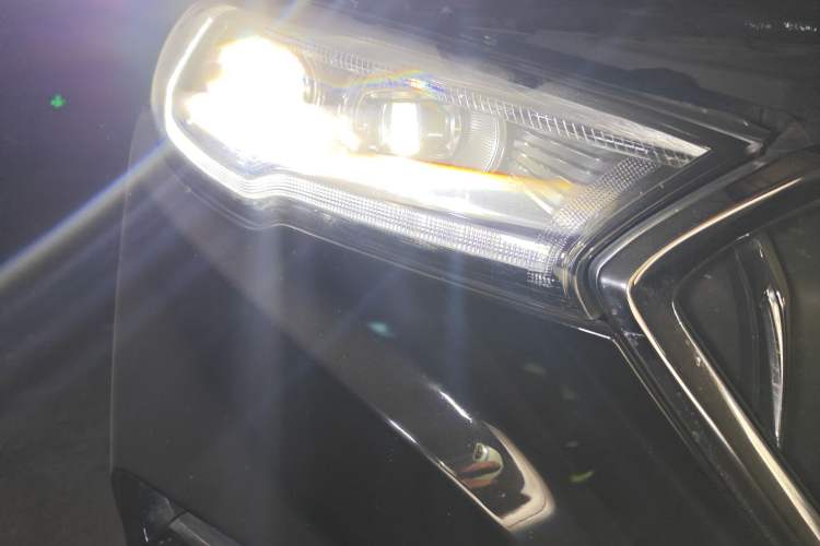 Used Hongqi H5 2020 1.5T DCT Flagship Edition Right Front Headlight