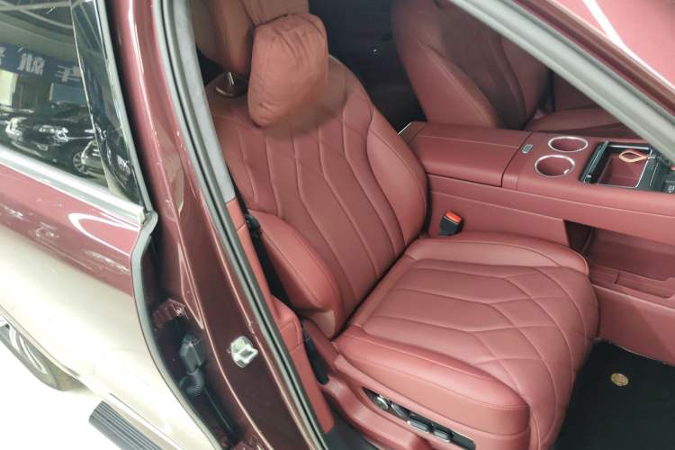 Used Hima AITO M8 2025 Extended-Range Max+ Version 53.4 kWh 6-Seater Edition
