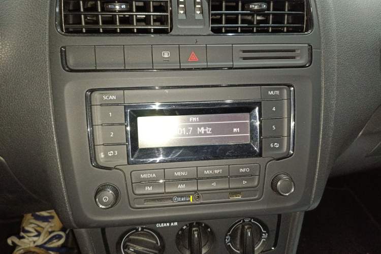 Used Volkswagen Polo 2016 1.4L Automatic Trendy Model Audio And AC Panel