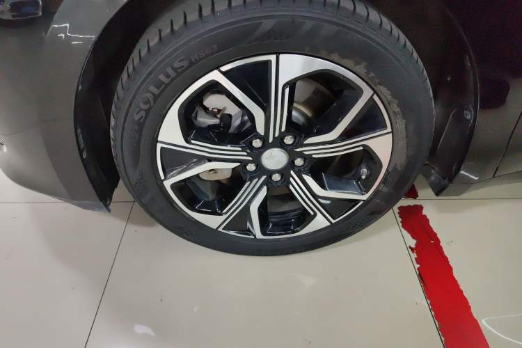 Used Hongqi E-QM5 2023 Revised Version Basic Travel Edition Exterior 4