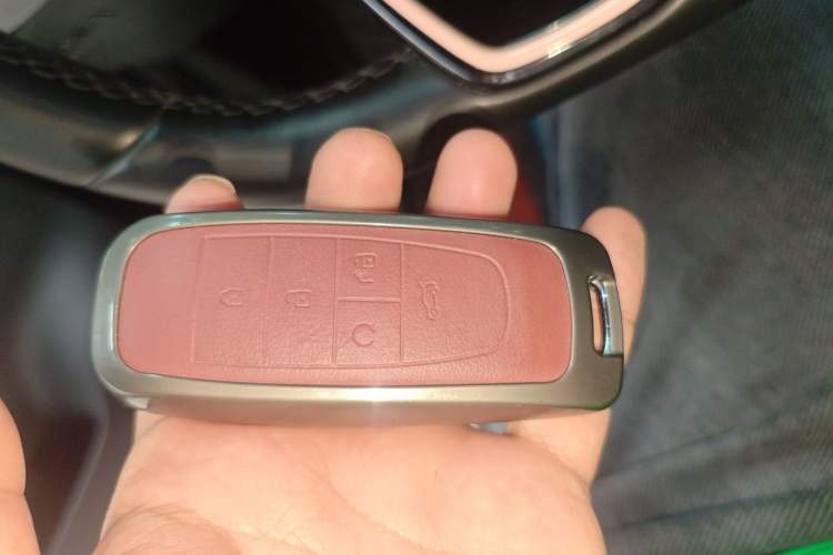 Used AION Y 2022 Plus 70 Smart Edition Vehicle Key