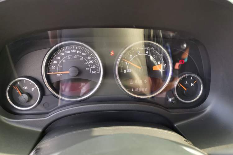 Used Jeep Compass 2014 2.4L four-wheel drive luxury version
