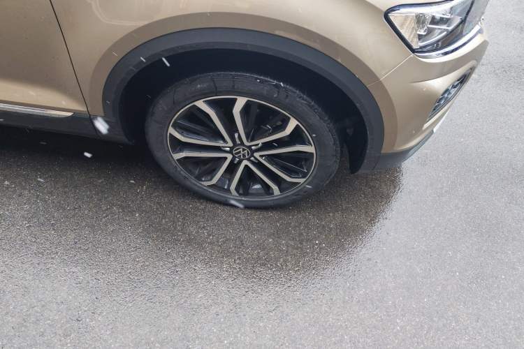 Used Volkswagen T-ROC 2021 280TSI DSG Two-Wheel Drive Comfort Connect Edition