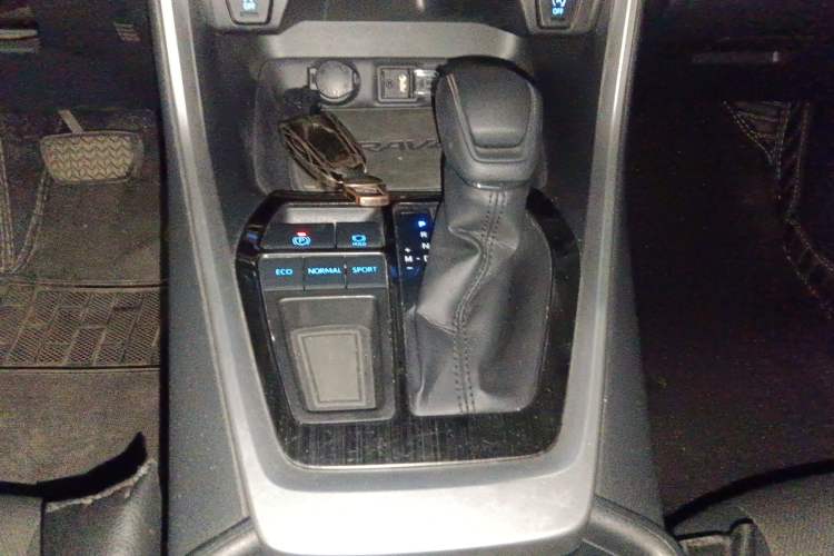 Used Toyota RAV4 2020 2.0L CVT Two-Wheel Drive Fashion Edition
