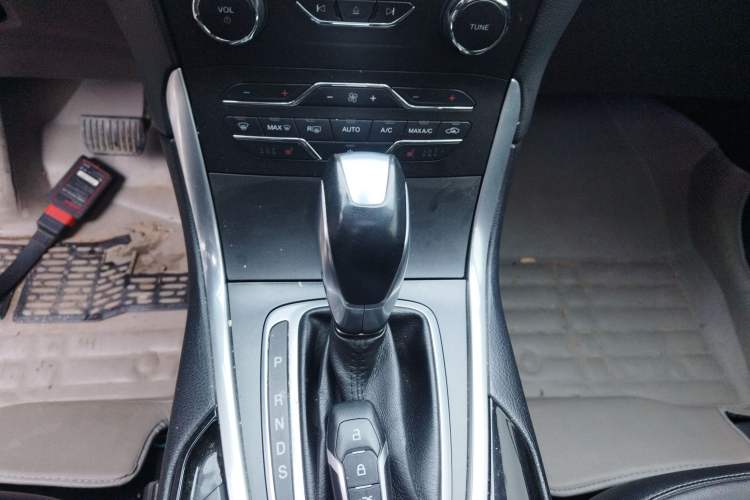 Used Ford Edge 2015 2.0T GTDi 4x4 High-Grade Model Gear Lever