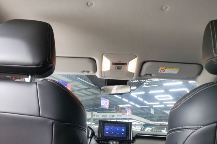 Used Toyota RAV4 2021 2.0L CVT Two-Wheel Drive Urban Edition Headliner