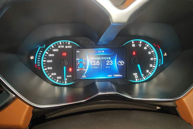 Used Soueast DX7 2015 1.5T Manual Luxury Model
