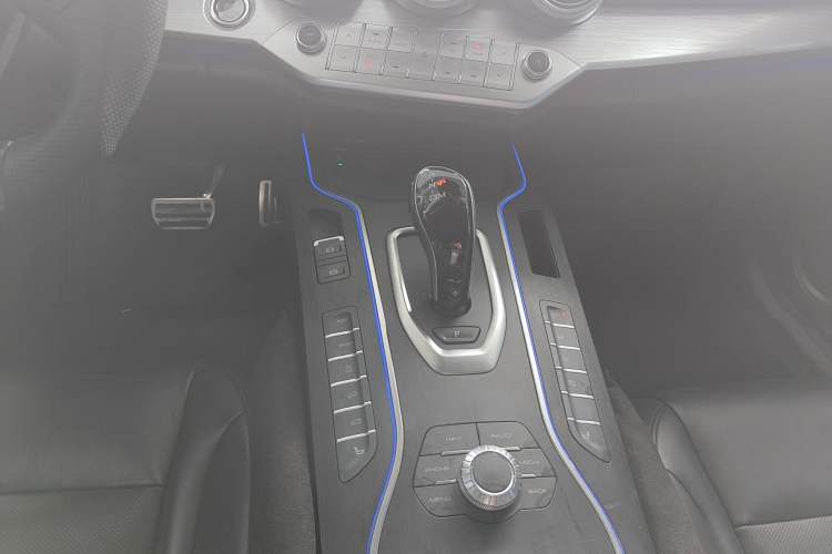 Used Wey VV7 2019 Upgraded Model 2.0T Flagship Version China V Standard Gear Lever