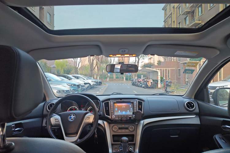 Used Venucia T70 2015 2.0L CVT Smart Edition Headliner