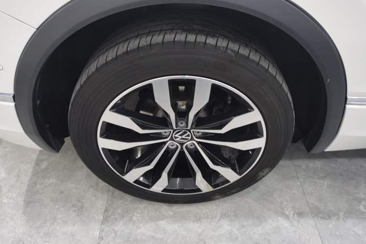 Used Volkswagen Tiguan L 2021 330TSI Automatic Two-Wheel Drive R-Line Enhanced Edition Right Rear Wheel Hub