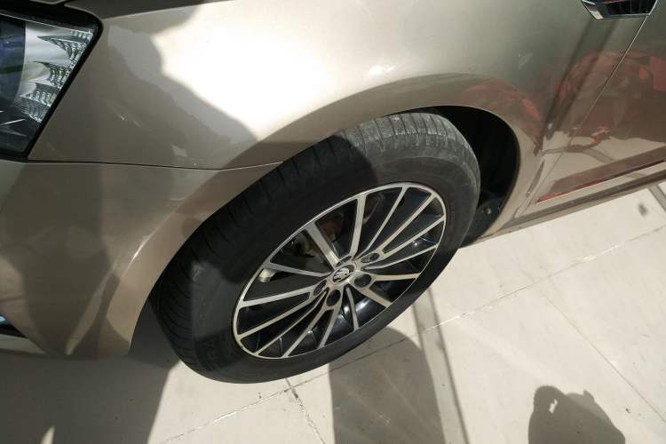 Used Skoda Octavia 2019 TSI230 DSG Smart & Comfort Edition China VI Standard
