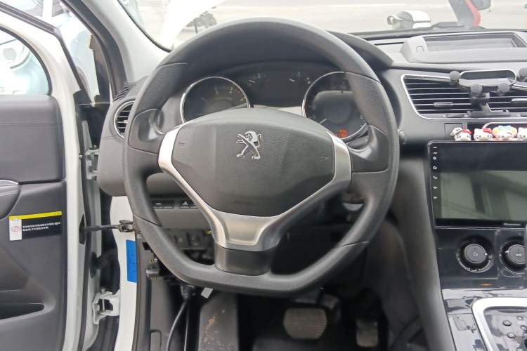 Used Peugeot 3008 2015 2.0L Automatic Classic Edition Steering Wheel