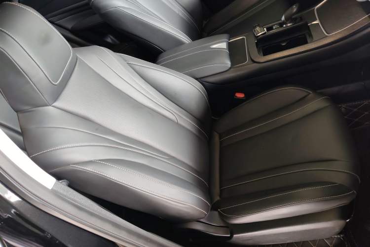 Used Venucia V 2023 260T Black Horse Edition Pro