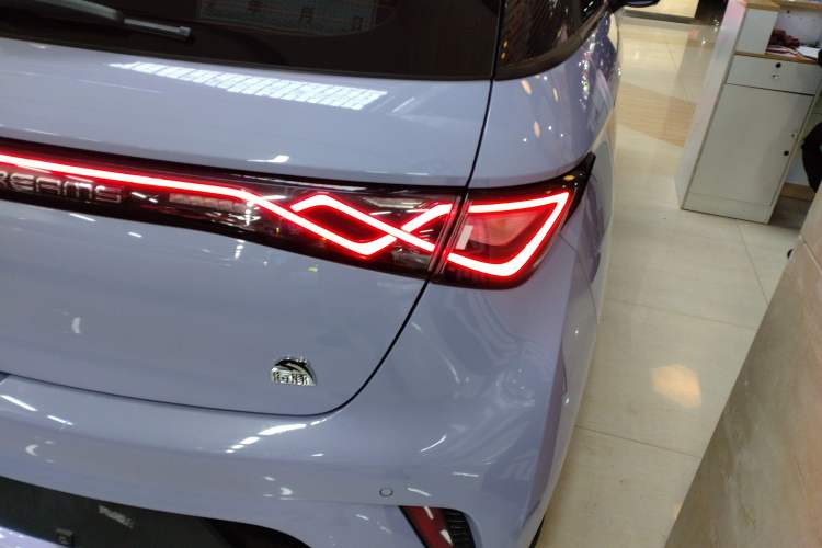 Used BYD Dolphin 2023 420 km Fashion Edition
