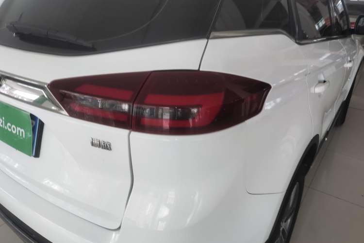Used Geely Auto Emgrand X7 Sport 2018 1.8TD Automatic Two-Wheel Drive Zhiya Model Right Rear Taillight