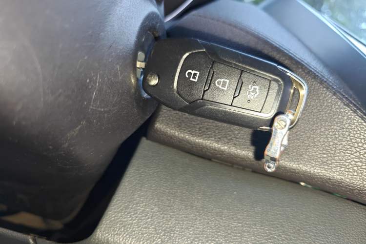 Used Ford Escort 2015 1.5L Manual Fashion Edition