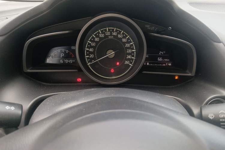 Used Mazda 3 Axela 2017 Sedan 1.5L Automatic Luxury Model Emission Standard China V Instrument Cluster