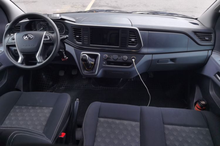 Used SAIC MAXUS Xintu V80 2023 2.0T Manual Classic Aoyuntong Short Wheelbase Ultra-Low Roof 5/6-Seater
