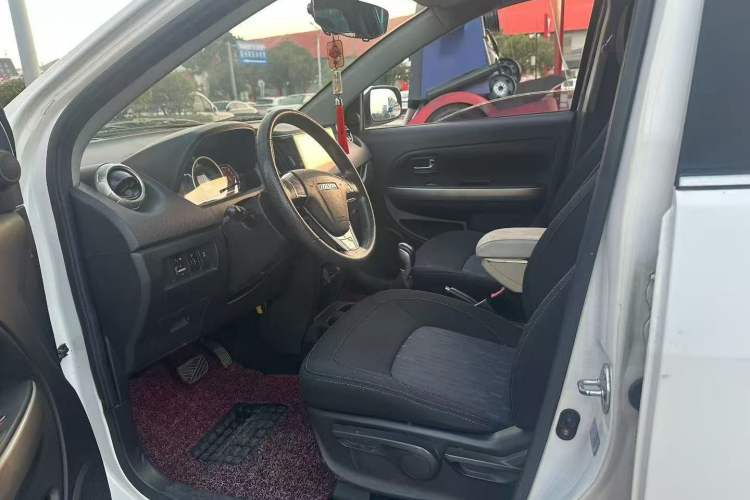 Used Haval H1 2016 Red Label 1.5L AMT Comfort Model