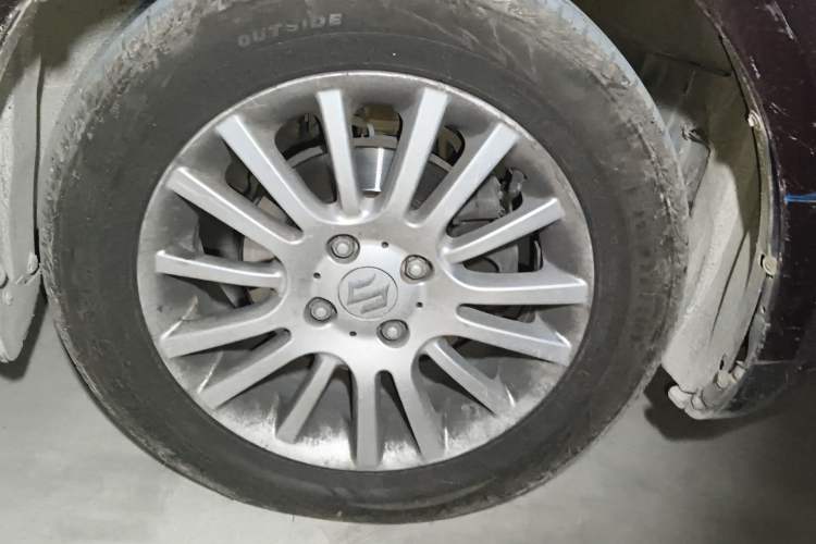 Used Suzuki Swift 2011 1.5L Manual Fashion Edition Right Front Wheel Hub