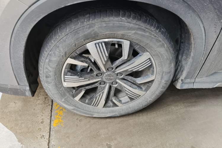 Used BYD Sealion 05 DM-i 2025 DM-i 115KM Prestige Model Left Front Wheel Hub