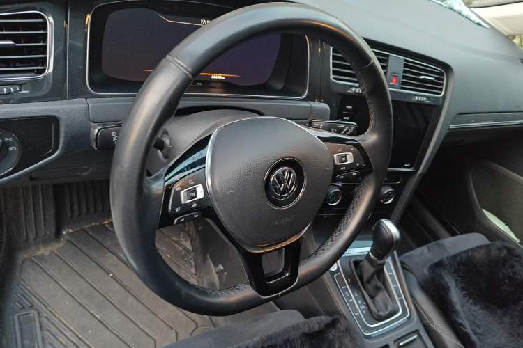 Used Volkswagen Golf 2020 Zhiai Edition 280TSI DSG Luxury Model
