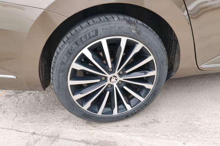 Used Skoda Superb 2016 TSI330 DSG Smart Drive Edition
