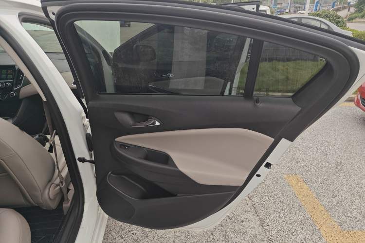 Used Chevrolet Cruze 2015 1.5L Automatic Luxury Edition