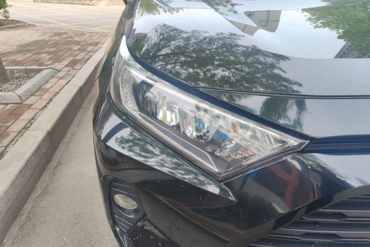 Used Toyota RAV4 2020 2.0L CVT Two-Wheel Drive Fashion PLUS Edition Right Front Headlight