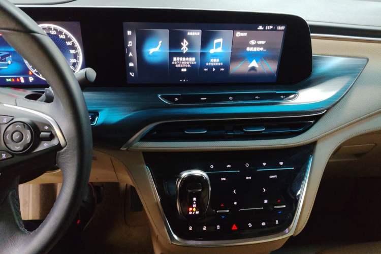 Used Buick GL8 2021 ES Landtrek 653T Luxury Model
