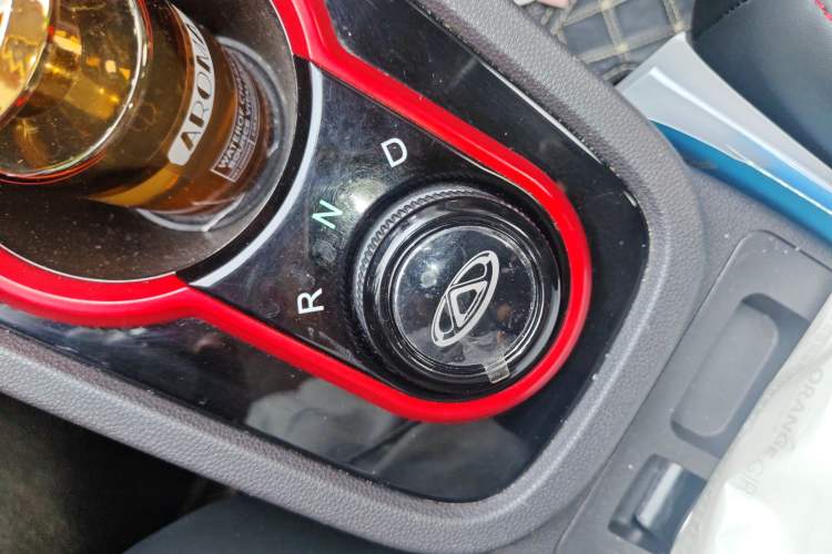 Used Chery QQ Little Ant 2022 Sweet Pink Edition Half-Sugar Version 3-Cell Lithium 30kW 301km Gear Lever