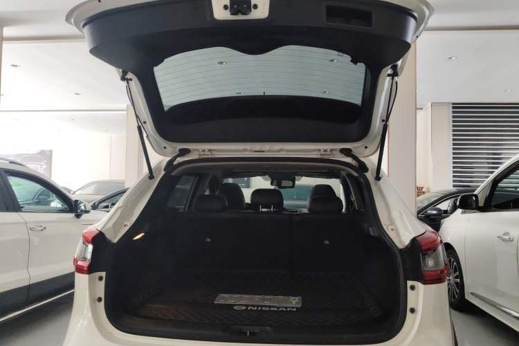 Used Nissan Qashqai 2021 2.0L CVT Luxury Edition Trunk