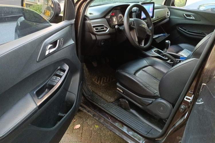 Used JMC Baodian 2020 2.5T Diesel Two-Wheel Drive Comfort Edition Long Wheelbase JX4D25A6L