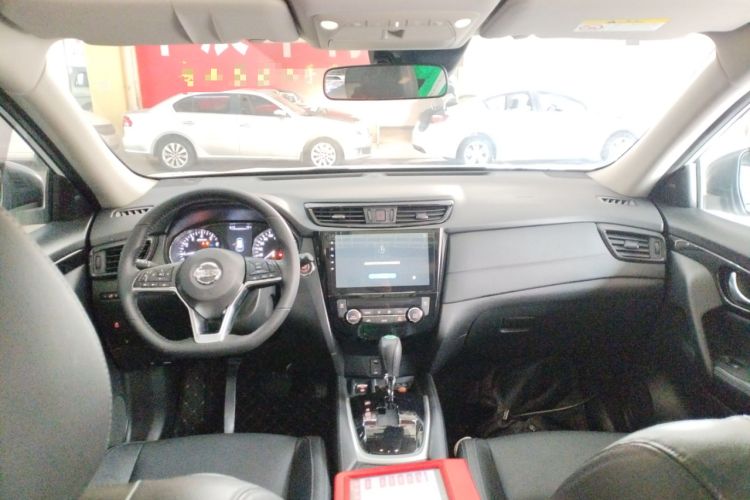 Used Nissan X-Trail 2019 2.0L CVT Comfort Edition 2WD Center Console