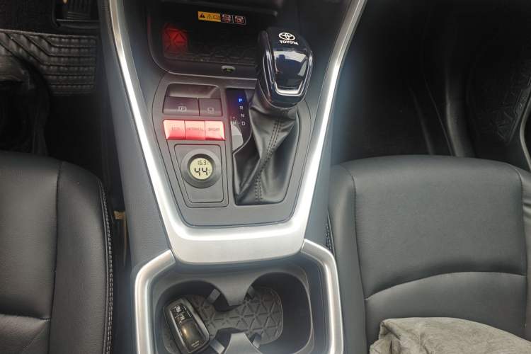 Used Toyota RAV4 2023 2.0L CVT Two-Wheel Drive Fashion Plus Edition
