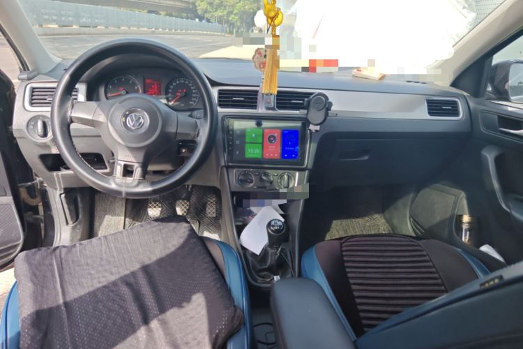 Used Volkswagen Santana 2013 1.4L Manual Comfort Edition Center Console