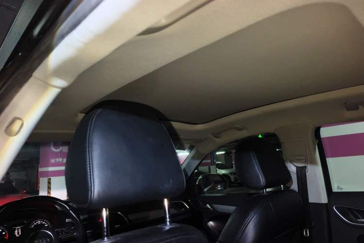 Used Audi Q3 2015 35 TFSI Ambition Edition Headliner