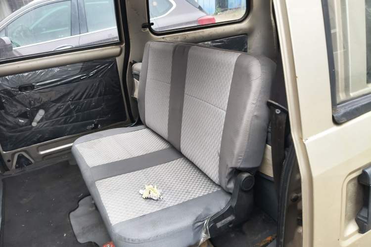 Used Wuling Rongguang 2011 1.2L Base Version
