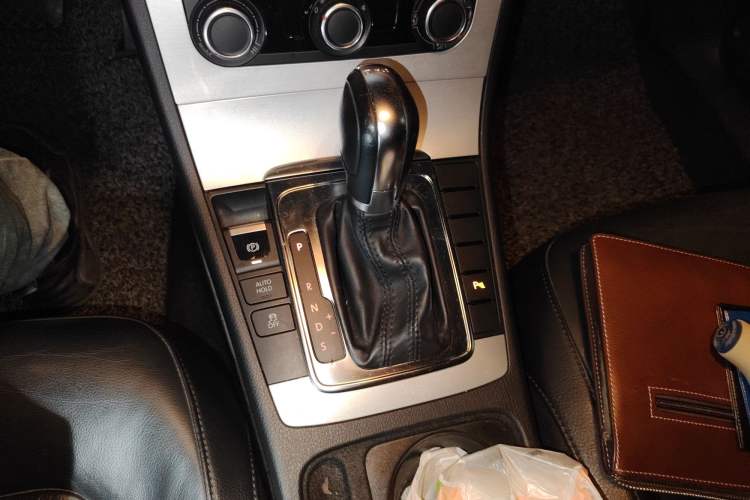 Used Volkswagen Magotan 2012 Revised Version 1.8TSI Leading Edition
