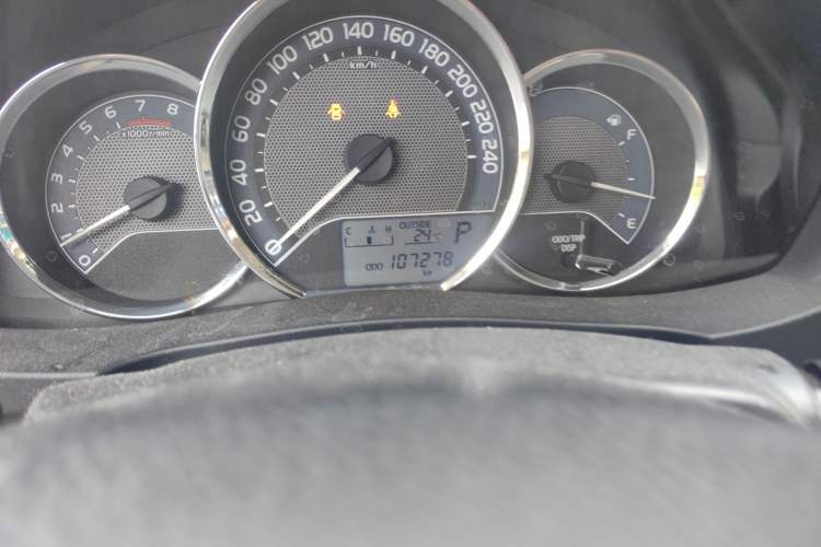 Used Toyota Corolla 2014 1.6L CVT GL Odometer Close Up