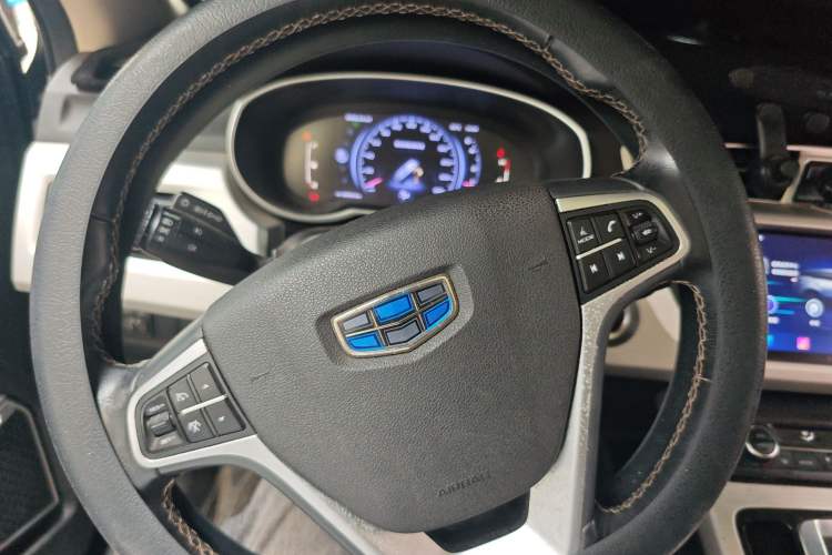 Used Geely Auto Emgrand X7 Sport 2018 1.8TD Automatic Two-Wheel Drive Smart 4G Connected Version Steering Wheel