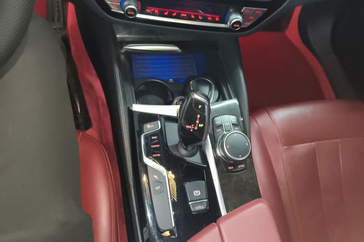 Used BMW 5 Series 2018 530Li Luxury Edition M Sport Package Gear Lever