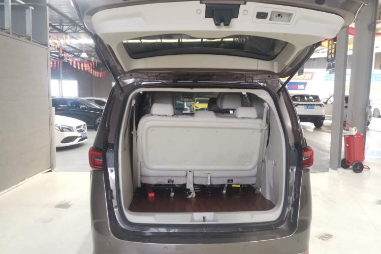 Used Buick GL8 2020 Land Cruiser Executive Class 652T Comfort Model
