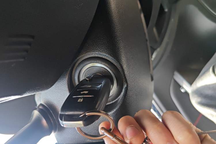 Used CHANGAN CS75 2014 2.0L Manual Luxury Version China IV Standard
