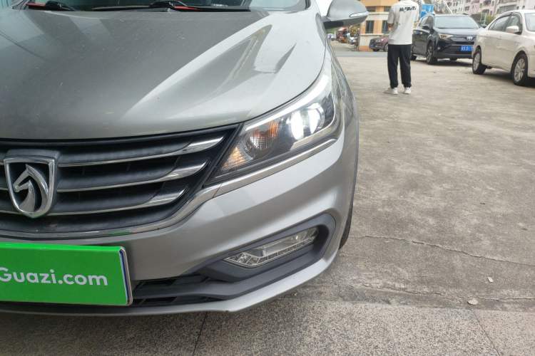 Used Baojun 310W 2017 1.5L Manual Luxury Edition China V