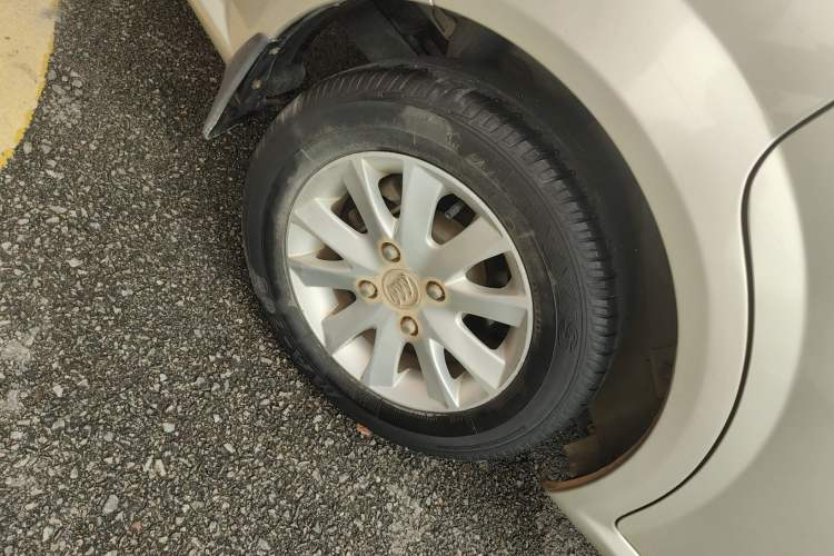 Used Buick Excelle 2015 1.5L Manual Classic Trim Right Rear Wheel Hub