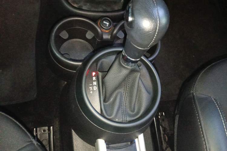 Used MINI Countryman 2014 1.6L COOPER Fun Gear Lever