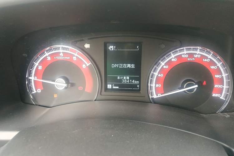 Used Isuzu D-MAX 2019 2.5T Two-Wheel Drive Manual Flagship Version China VI Emission Standard Extended Length JE4D25Q6A
